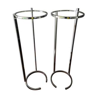 Chrome harnesses glass top