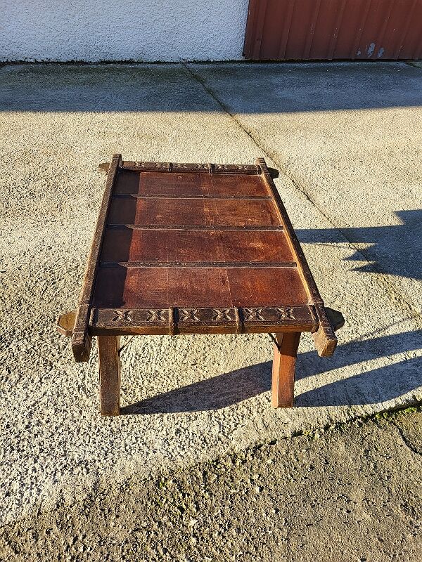 Coffee table in metal and copper wood