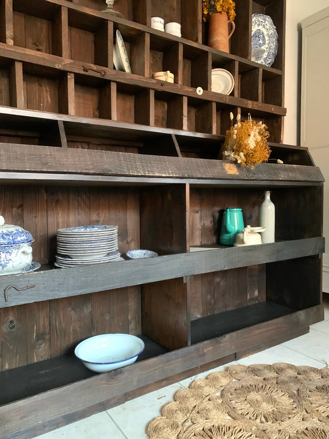 Trade furniture with lockers