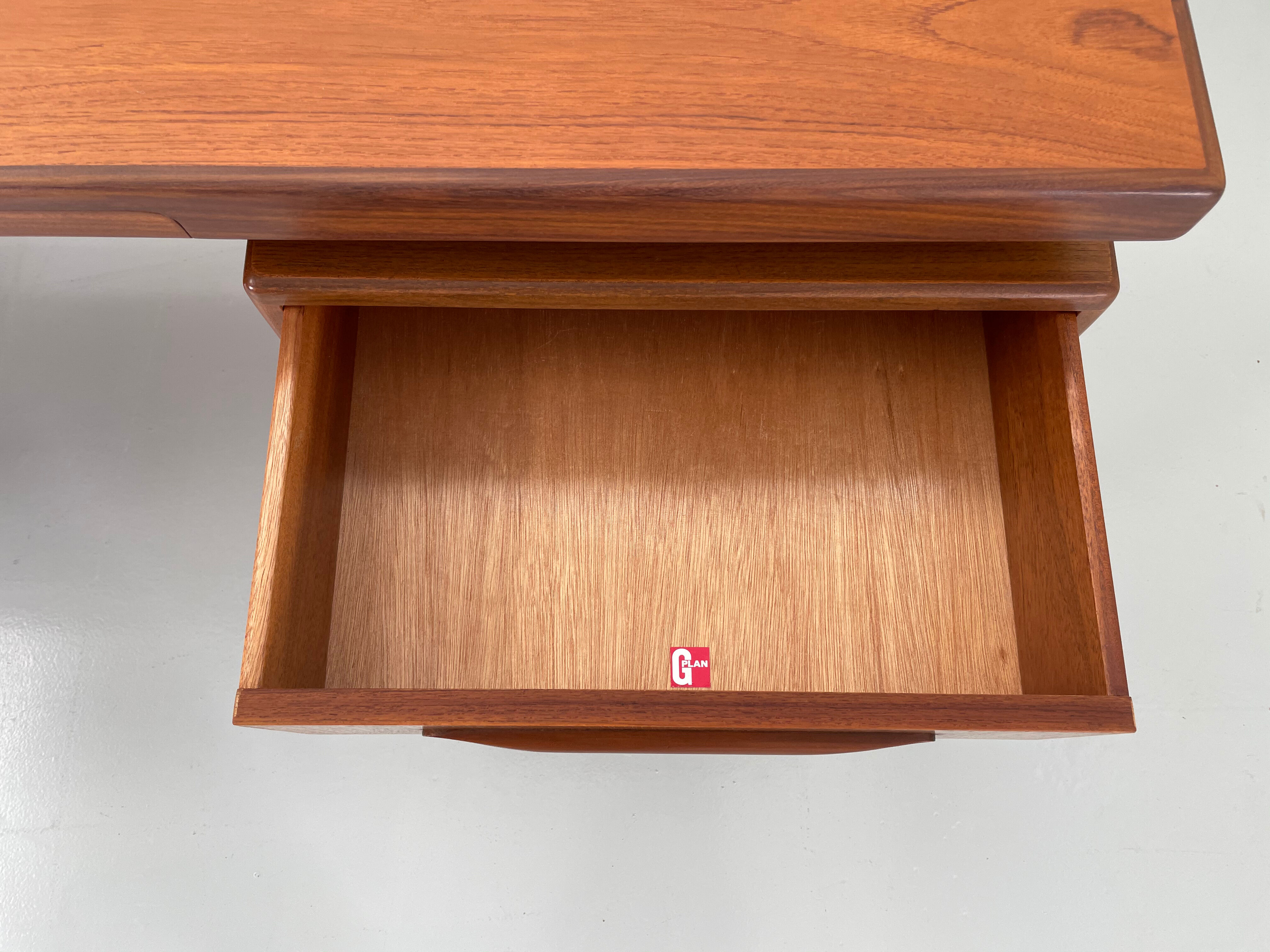 G-Plan dressing table by V.Wilkins