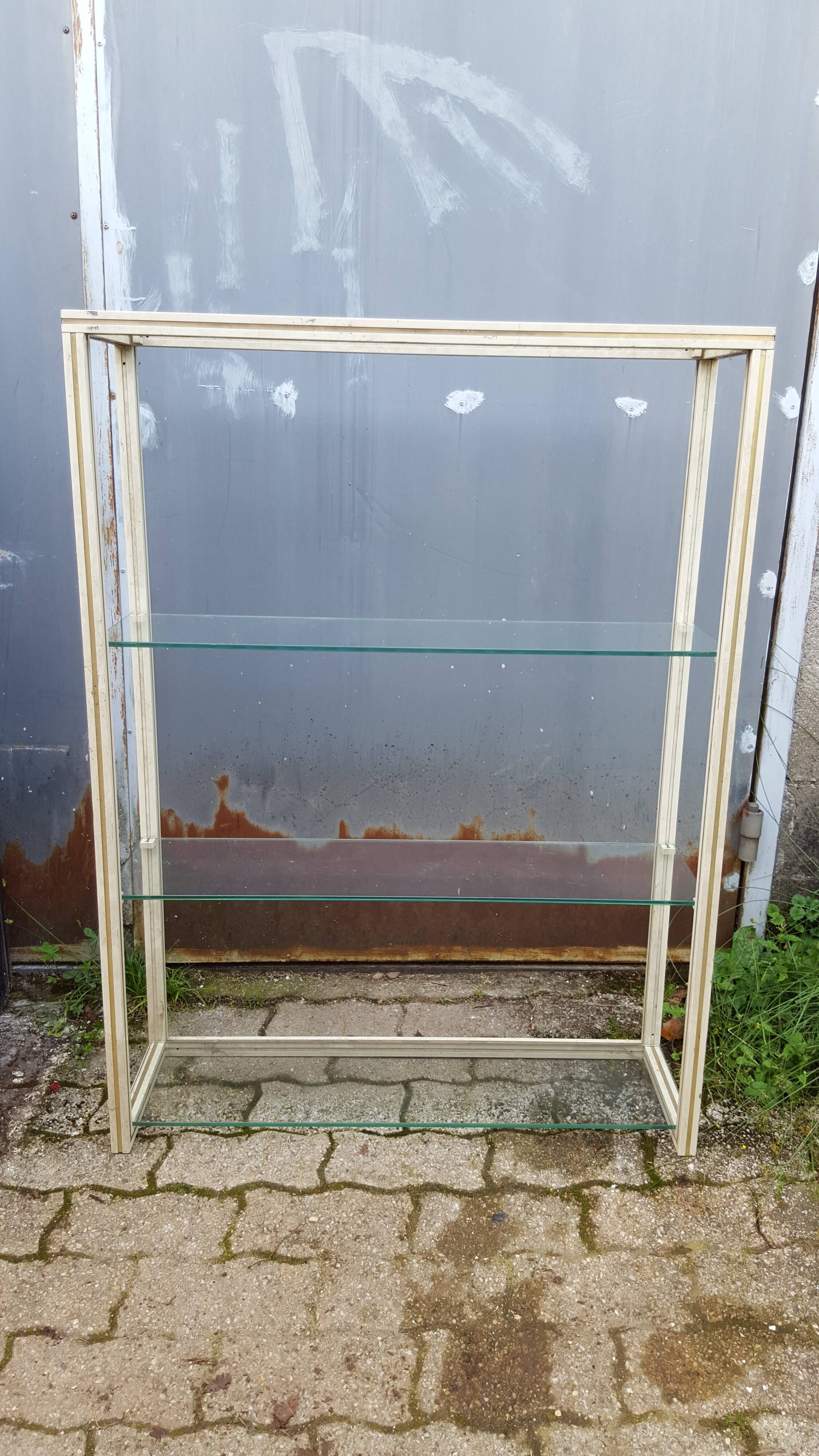 Étagère vitrée aluminium vintage 1970/80