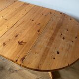 Round solid pine dining table with 2 extensions