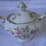 Theière or Porcelain coffee maker Former Royal factory Limoges model Eglantine