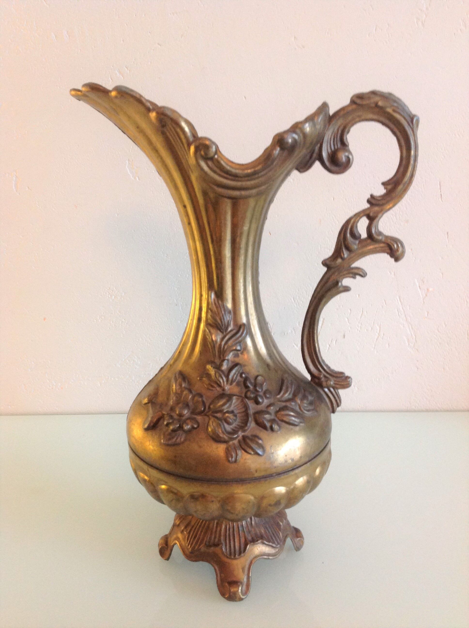 Art Deco-style regule vase