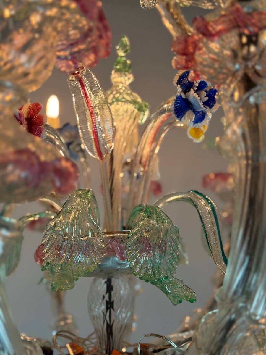 Large Venetian Rezzonico chandelier in multi-colored Murano glass, circa 1920