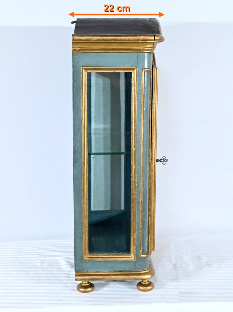 Small Showcase in Painted and Gilded Wood, Louis XV Style – Early 19th Century