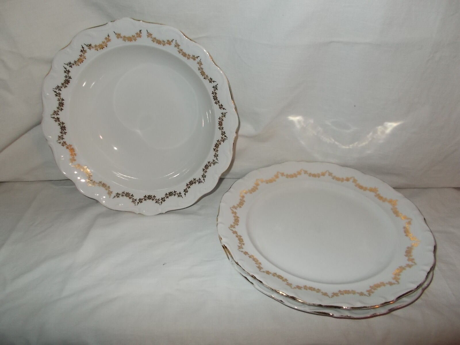 Set of 2 plates and a Bavaria dish