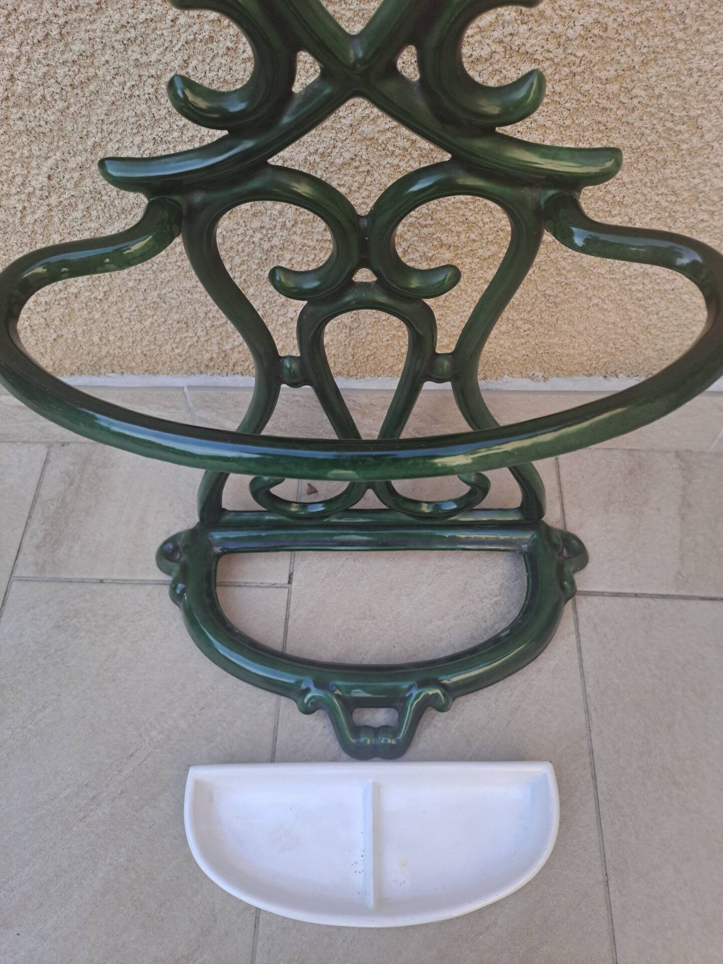 Enamelled cast iron umbrella stand
