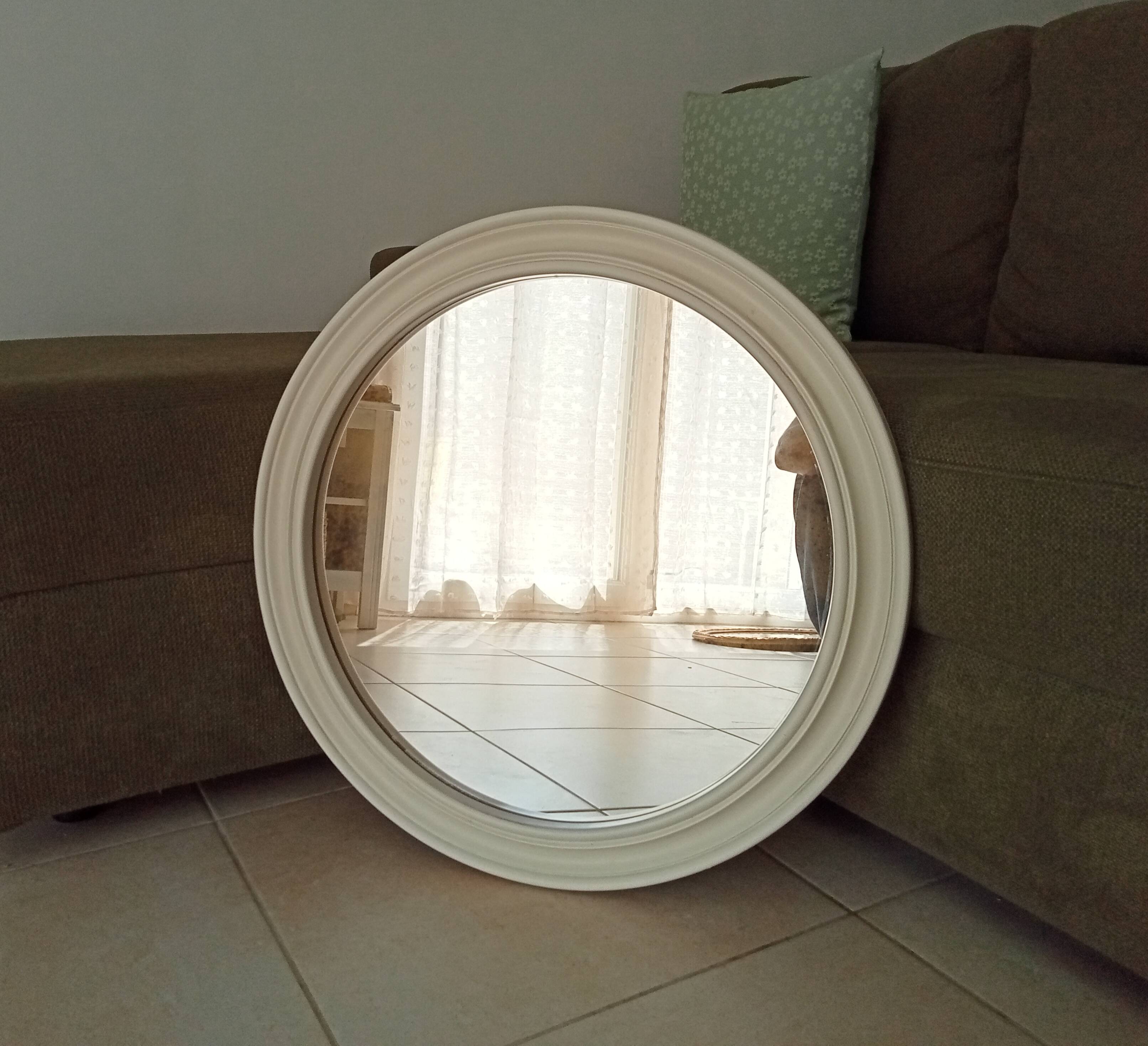 Vintage round resin mirror from the 60s/70s