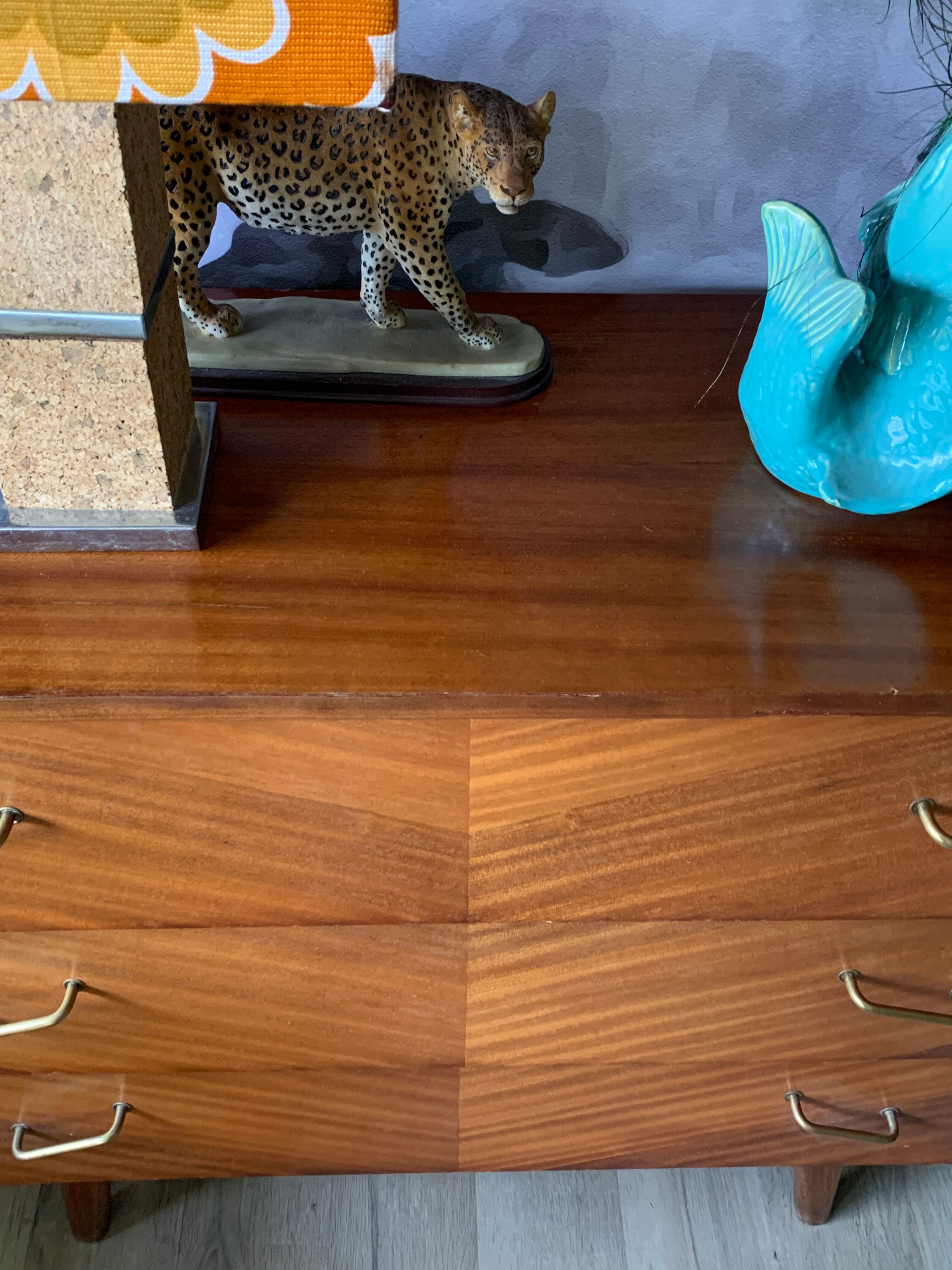 Chest of drawer compass feet