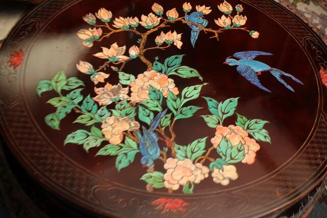 Circular wooden coffee table with bird decoration China Far East