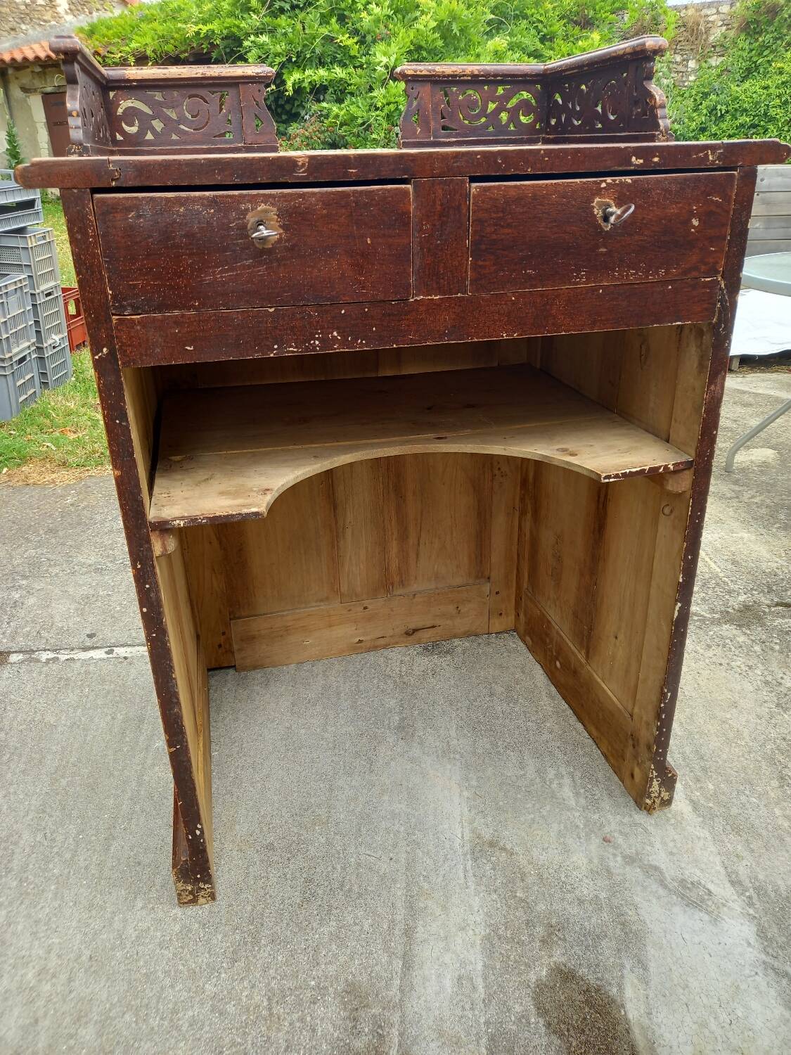 Former reception desk from the 1920s