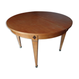 Expandable round table with 3 extension cords