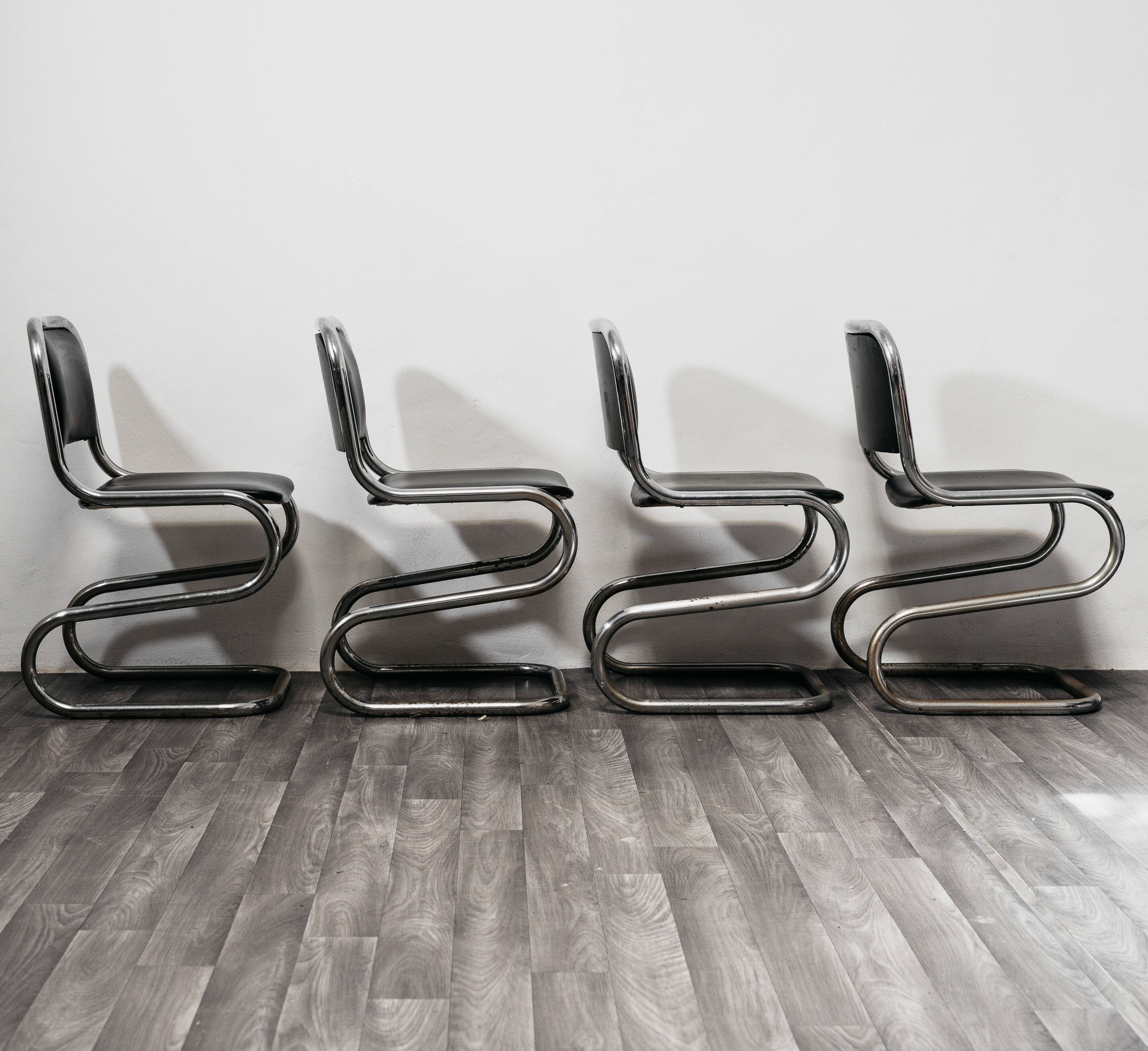 Set of 4 chrome steel rocking chairs, vintage modern 80s design.