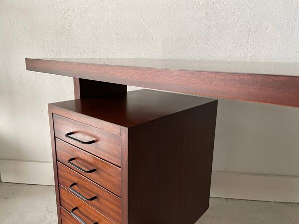 Bureau italien moderne du milieu du siècle avec 5 tiroirs, années 1960, Italie