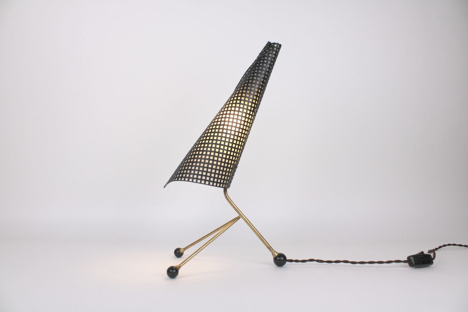 Tripod table lamp brass and metal 1950s