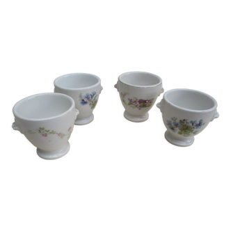 Lot de 4 pots décorés à prise coquille en porcelaine