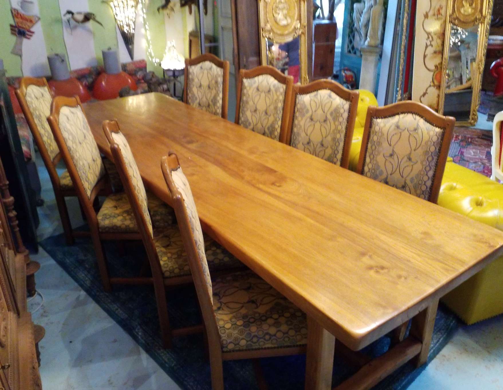 Farm table