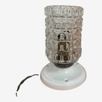 Lampe à poser, globe en verre ciselé années 50