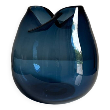 Blown glass round vase