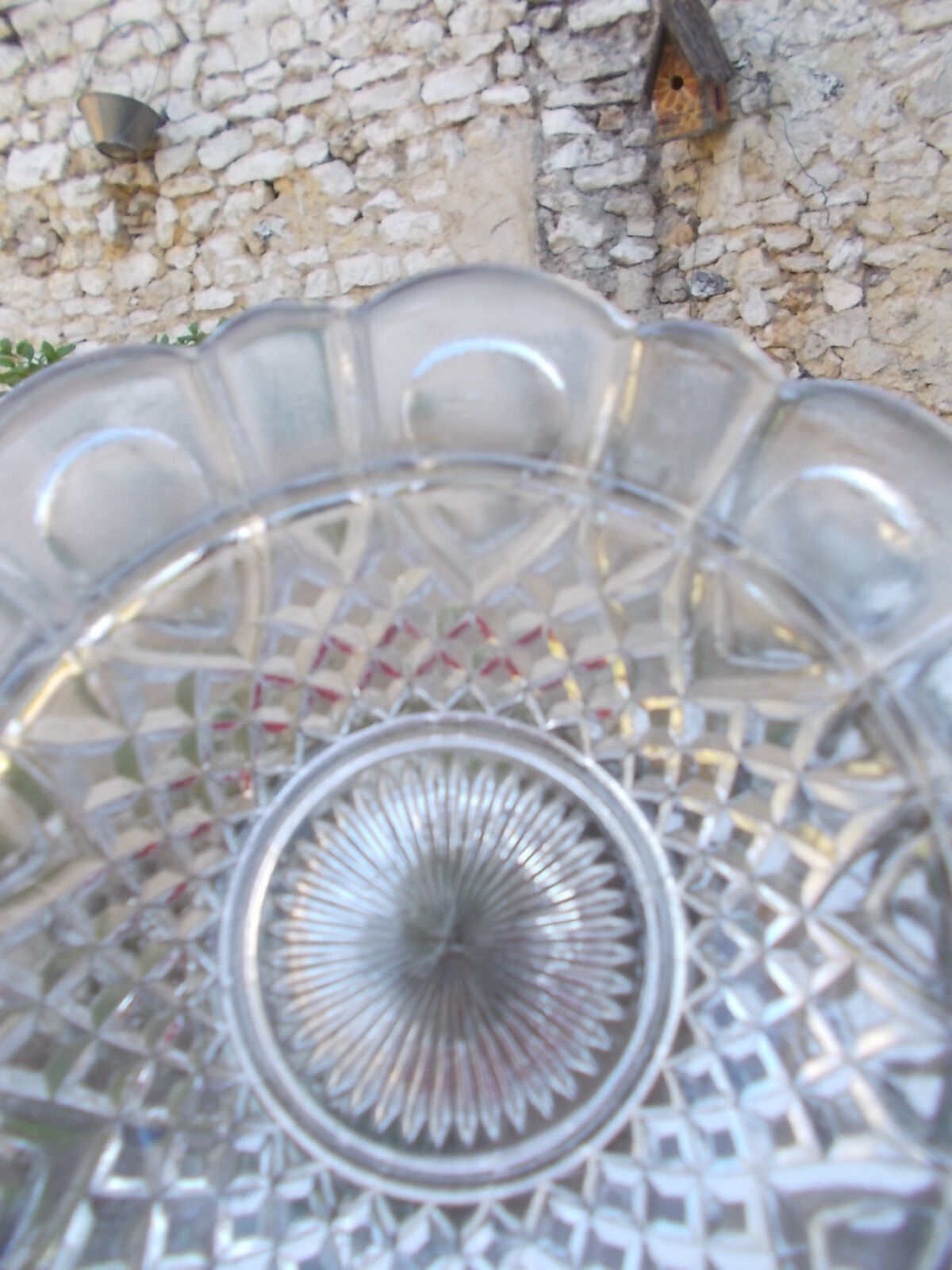 Moulded glass bonbonnière