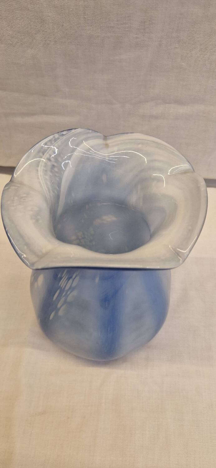 Vase ancien verre soufflé Bleu et blanc rétro vintage