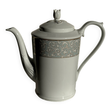 Théière en porcelaine de Bavière Germany frise bleue et couvercle fleur