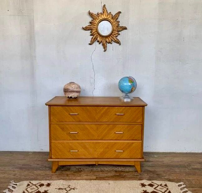 Commode vintage à 3 tiroirs pieds compas en chêne clair