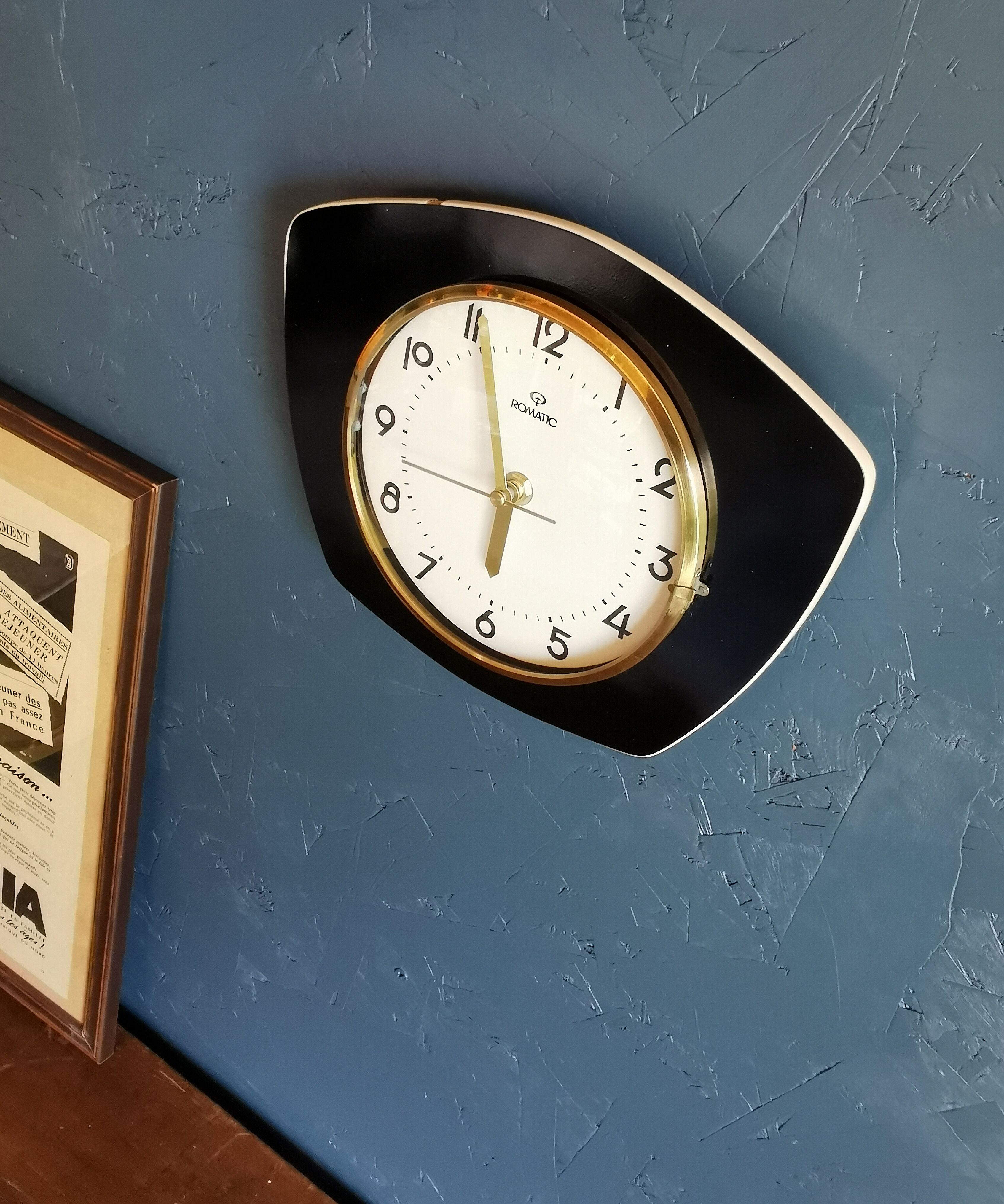 Vintage formica clock silent trapezoid wall clock "Romatic black"