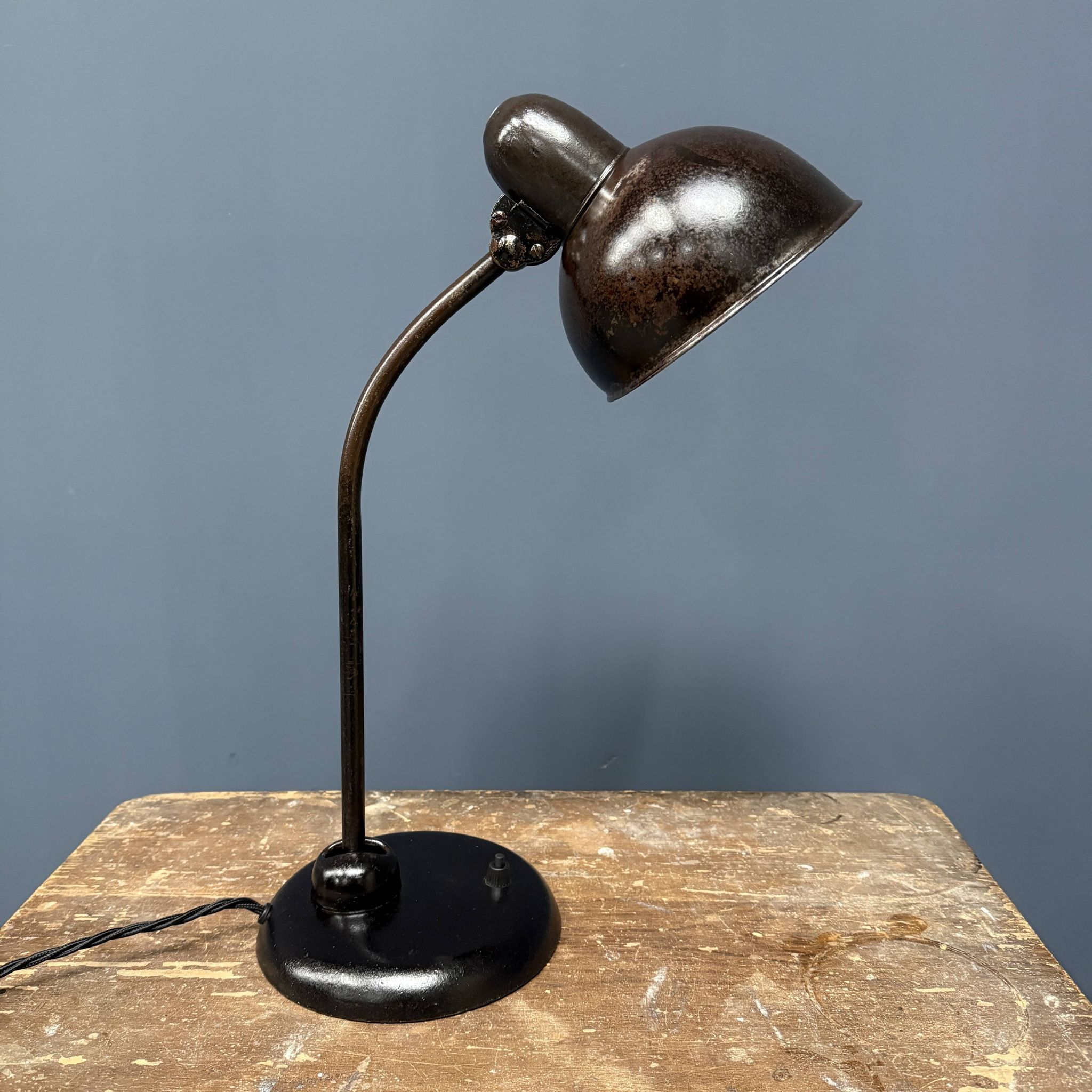 Lampe de bureau Kaiser Idell noire sans marque modèle 6551