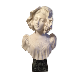 Bust woman Carrara marble