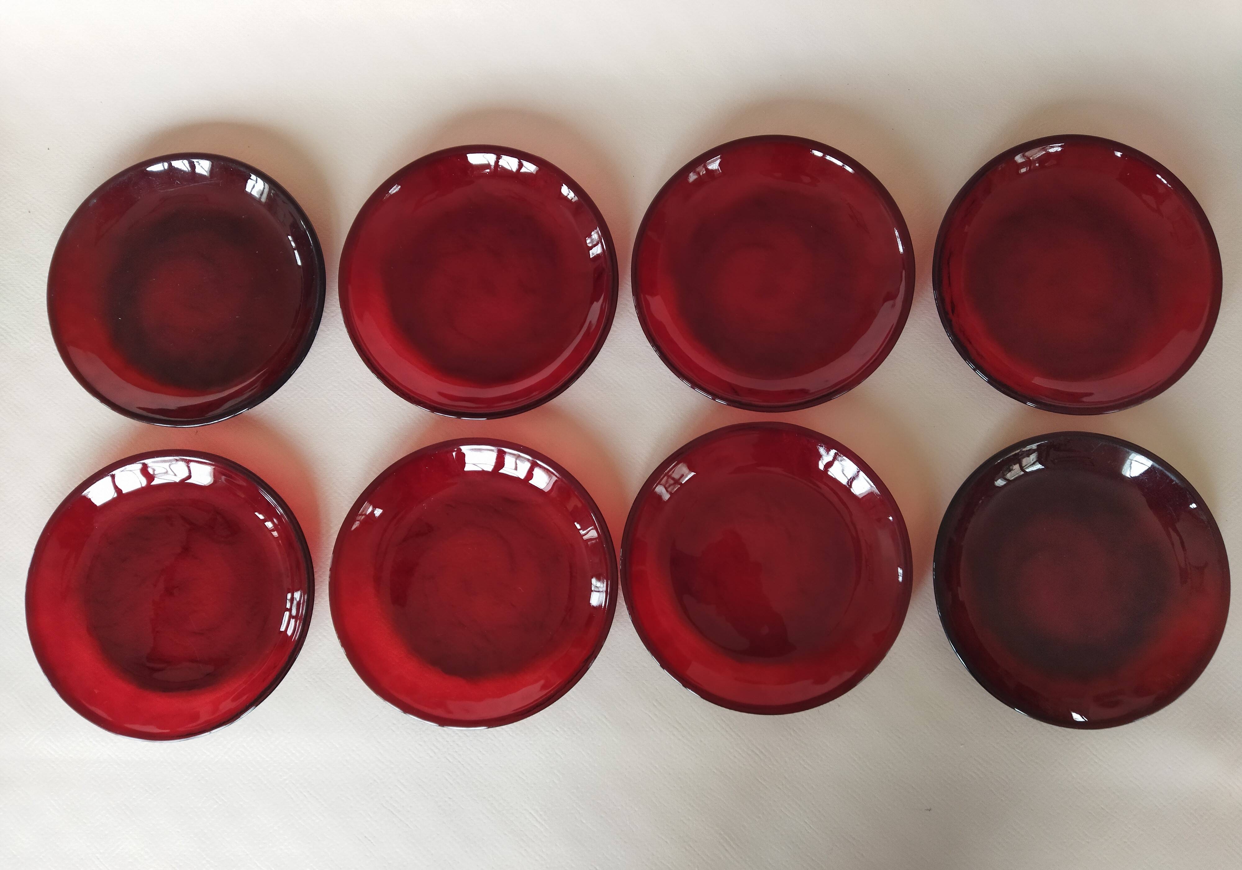 8 Arcoroc Sierra Rubis dinner plates