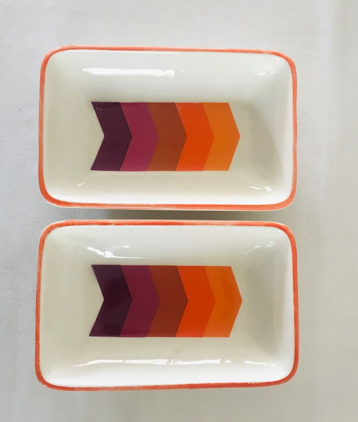 Gien service in enamelled porcelain modèle "arrows" 70s