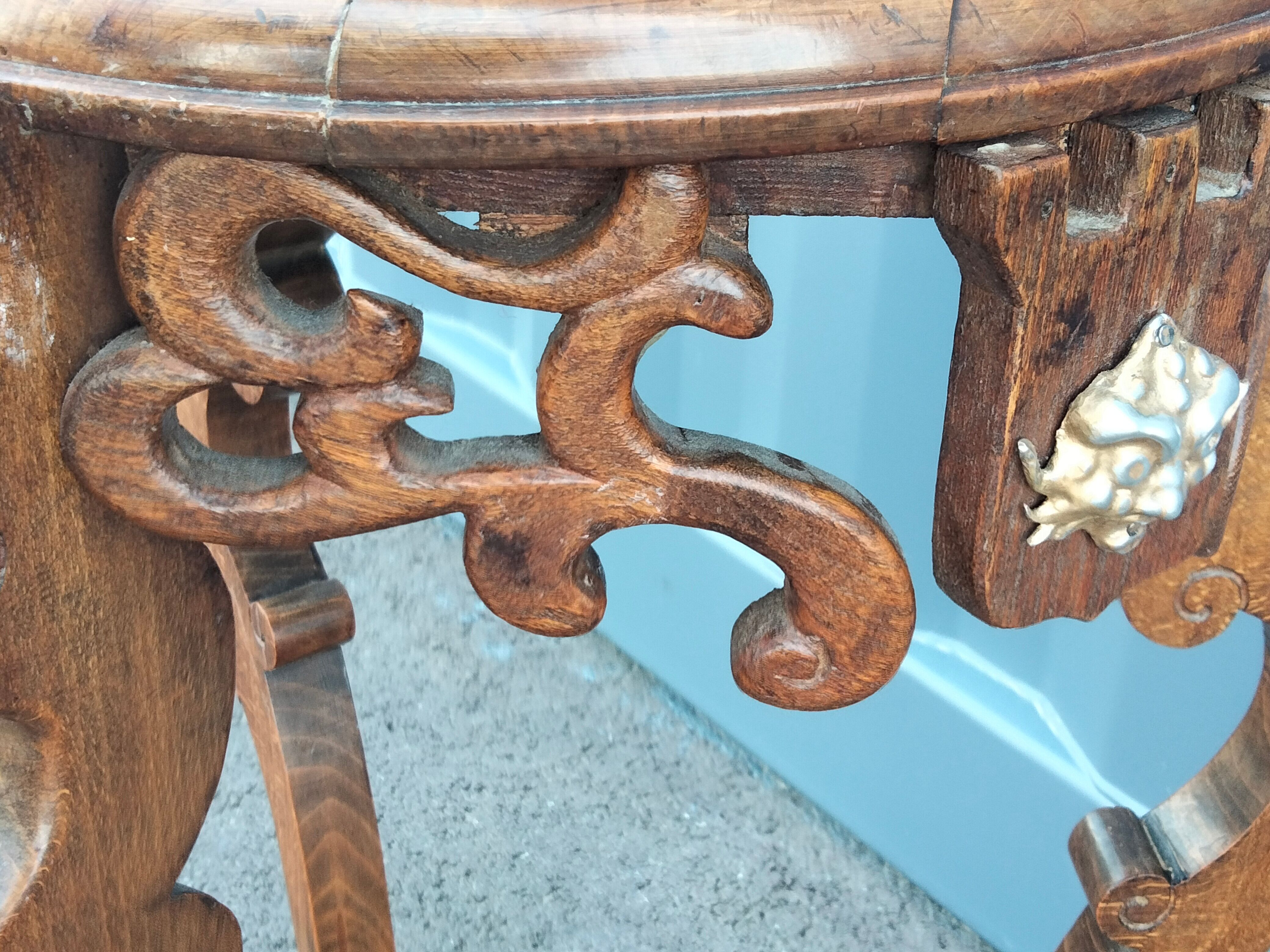 Pedestal table in old natural wood late nineteenth century