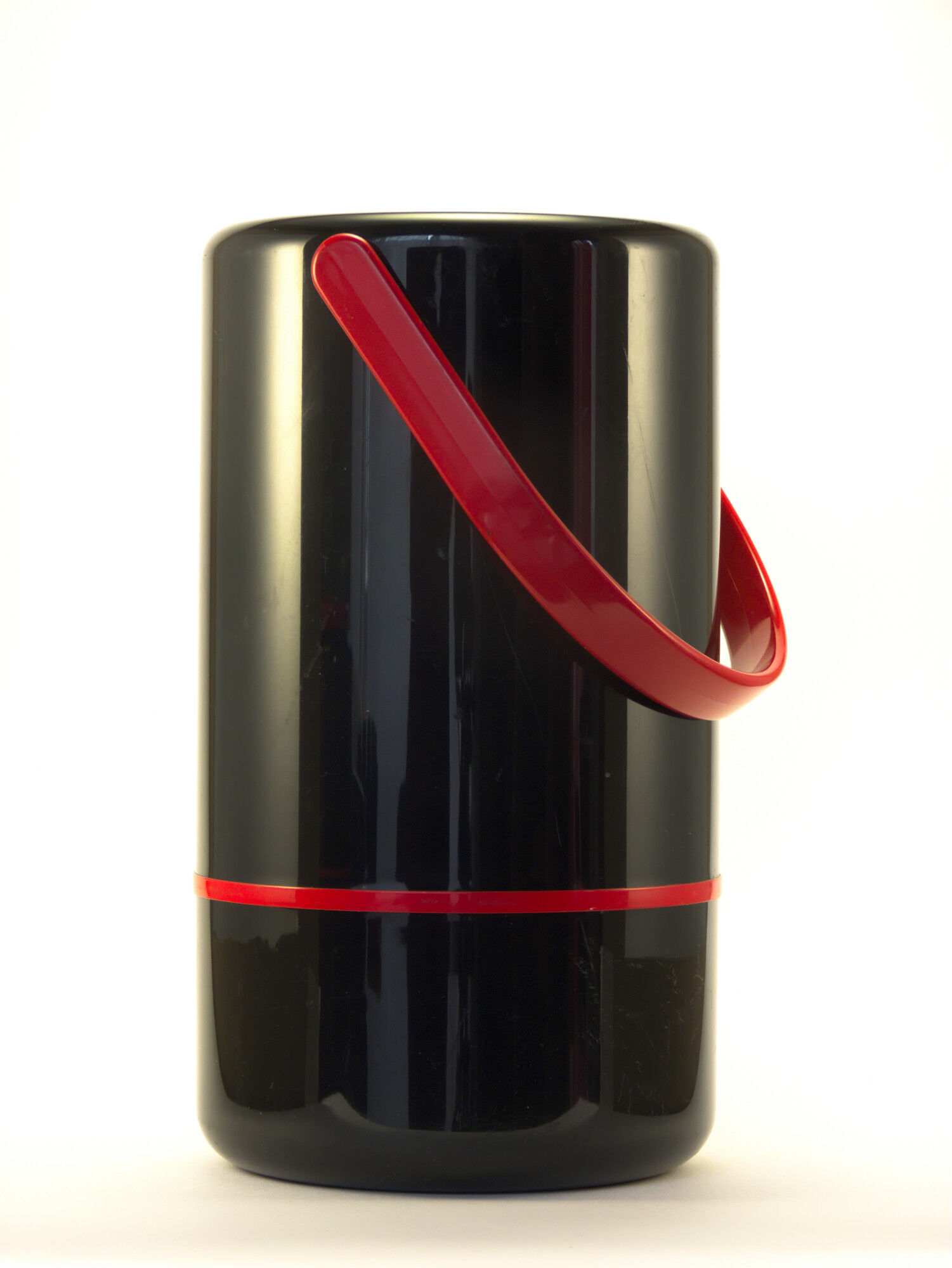 Bottle & black and Red ice bucket bucket