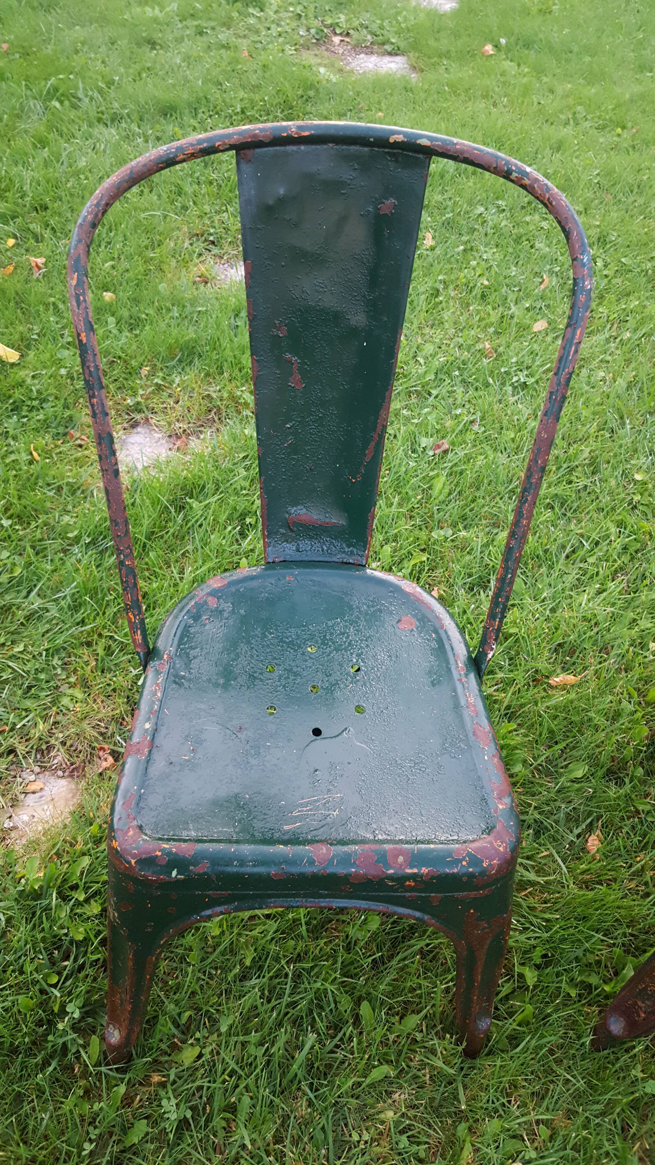 4 Green chaises Tolix industrial, first model (background)