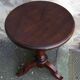 Antique English round table. Petite table ronde anglaise