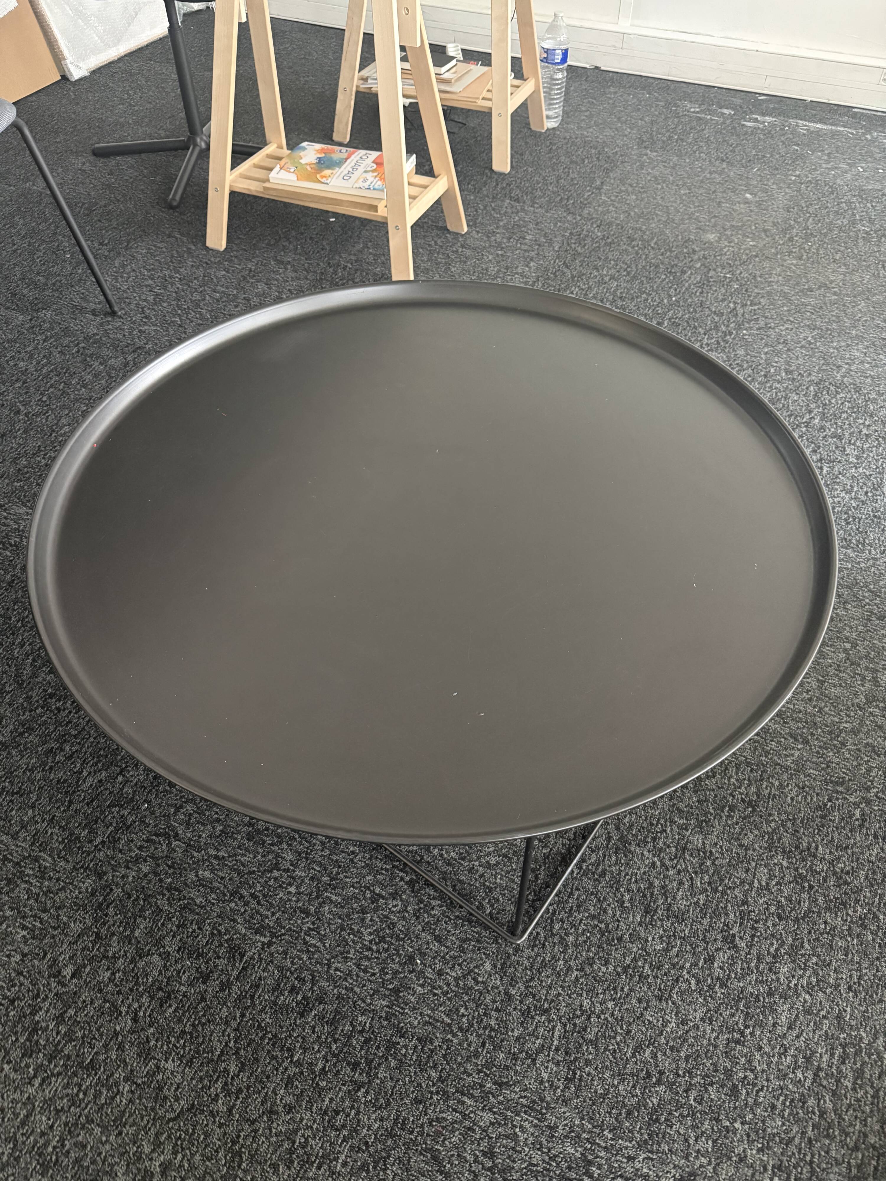 Black table B&B Italia by Patricia Urquiola
