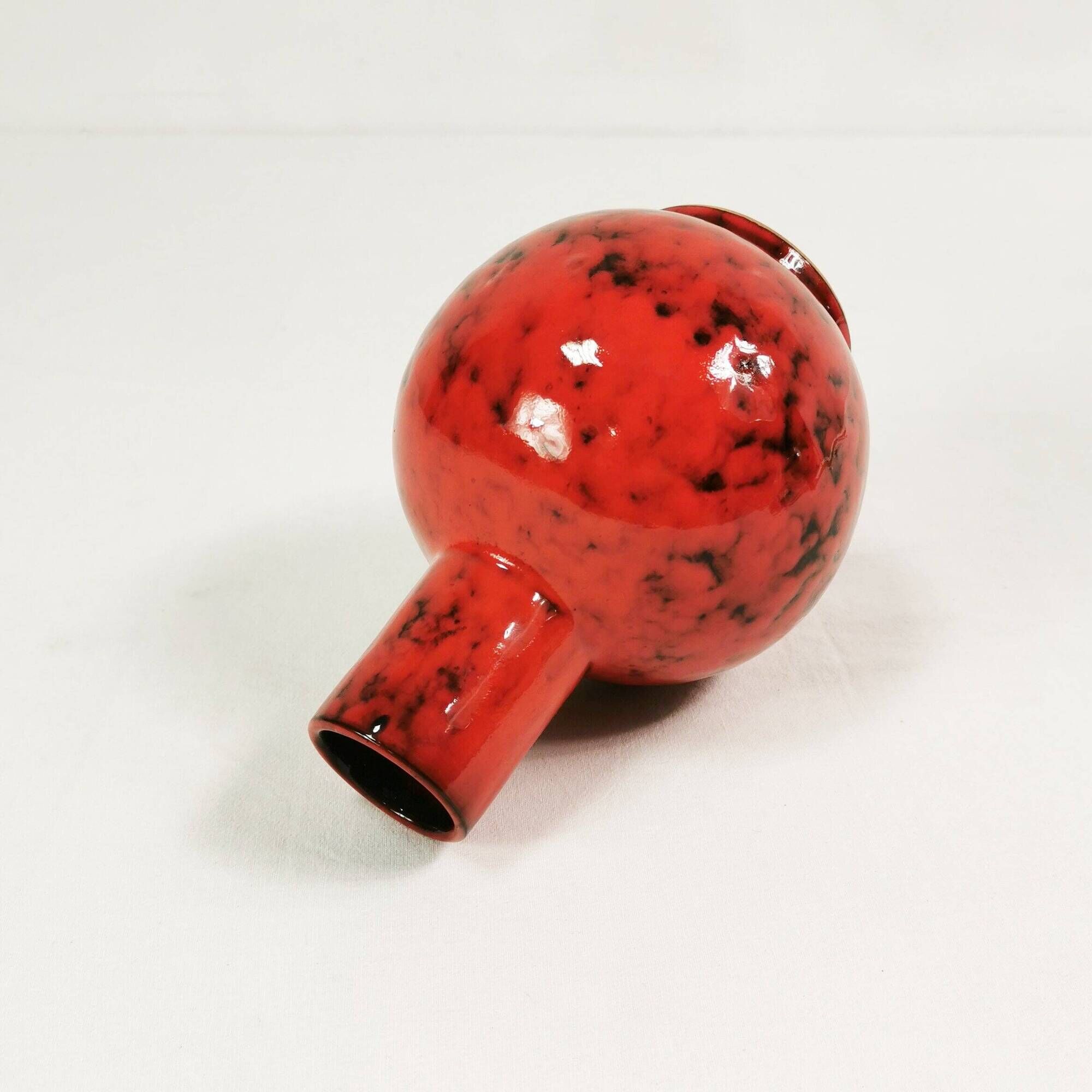 Modernist ceramic vase, Italy, 1960s.