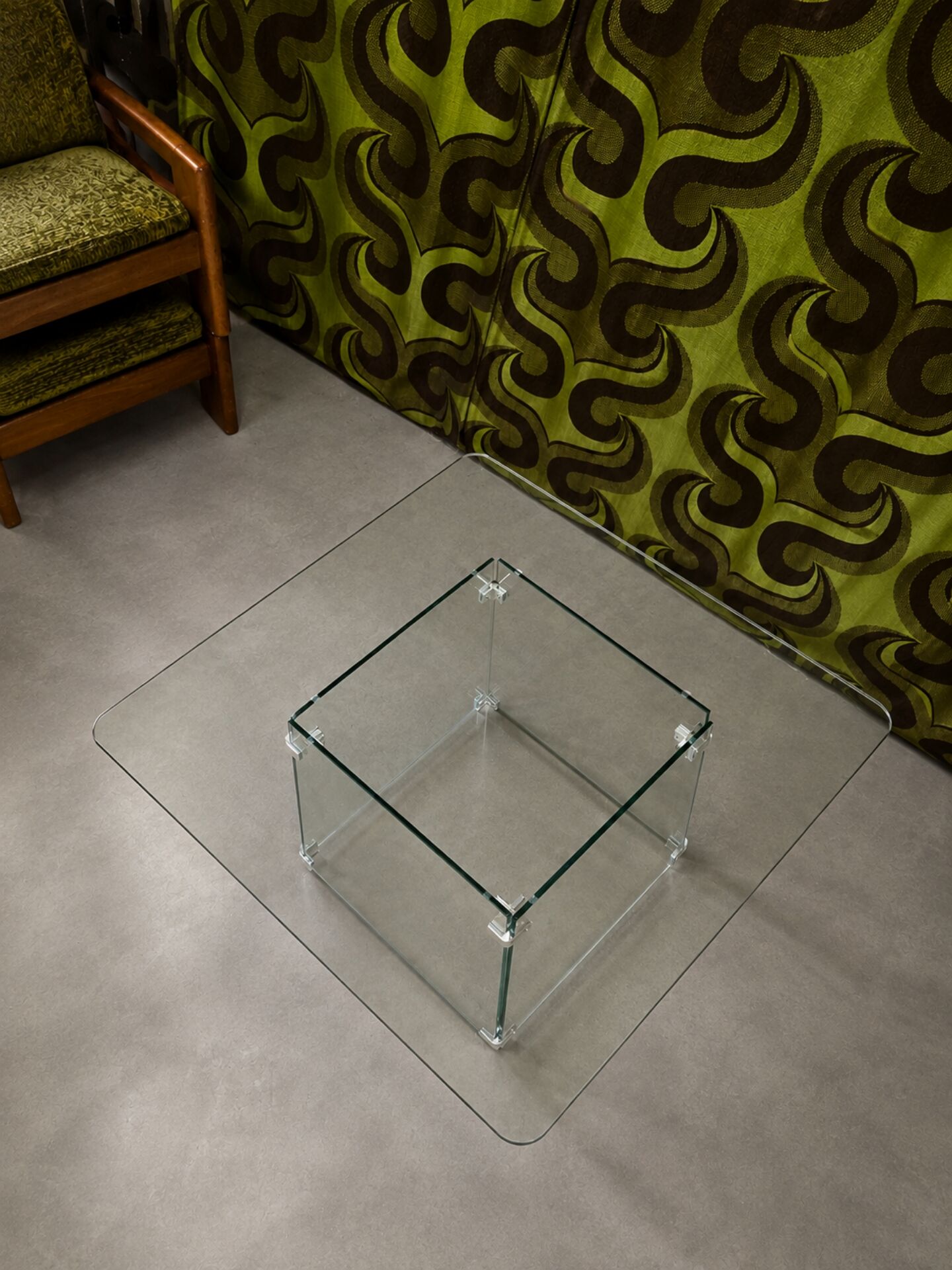 Vintage dining table – All glass – 1980s design