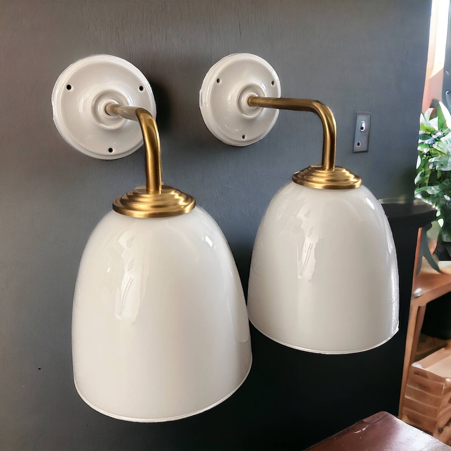 Paire d’appliques murales blanches