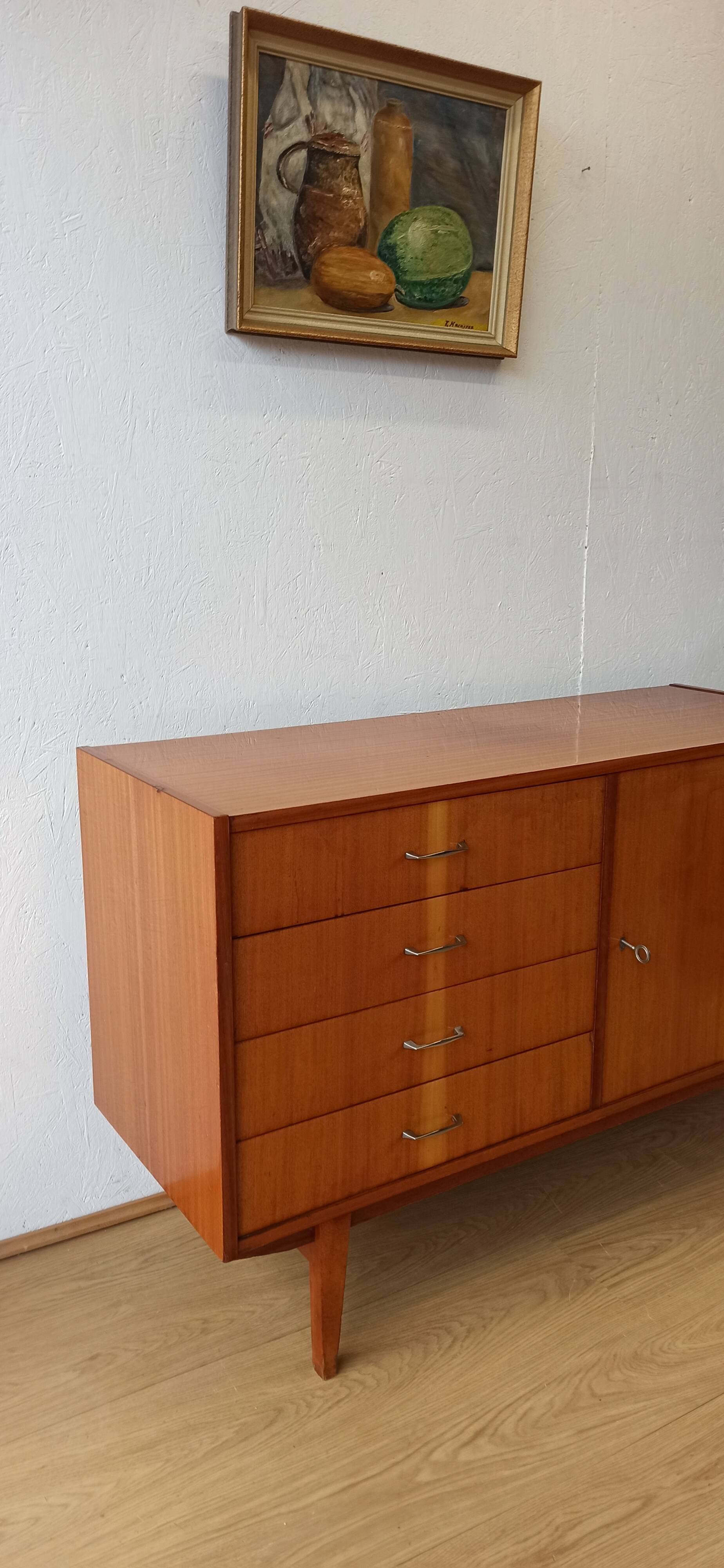 Buffet moderniste, années 1970