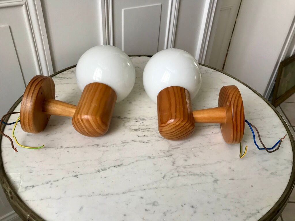 Pair of opline sconces and blond wood pine desgin years 60-70