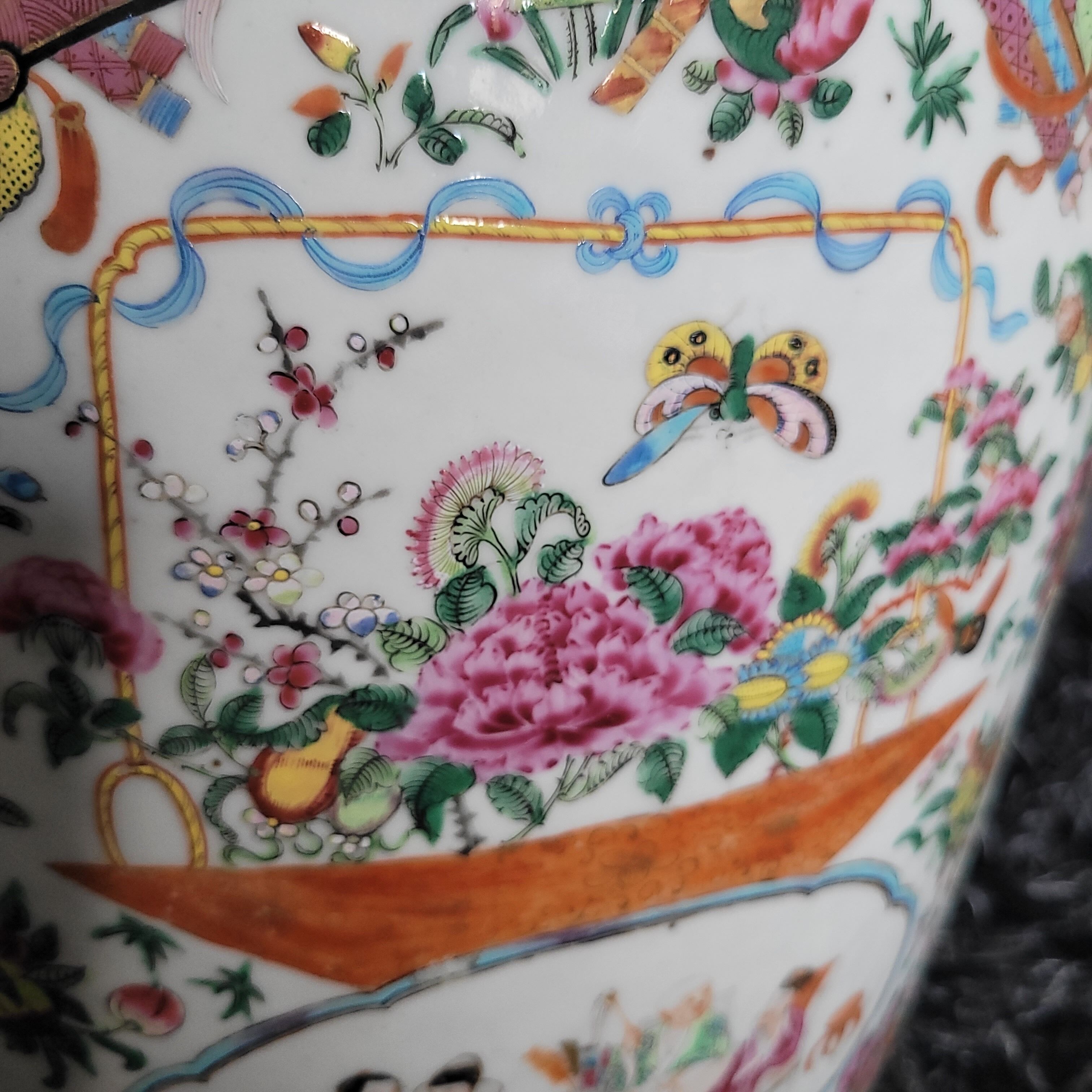 Very large Chinese vase (92 centimeters)