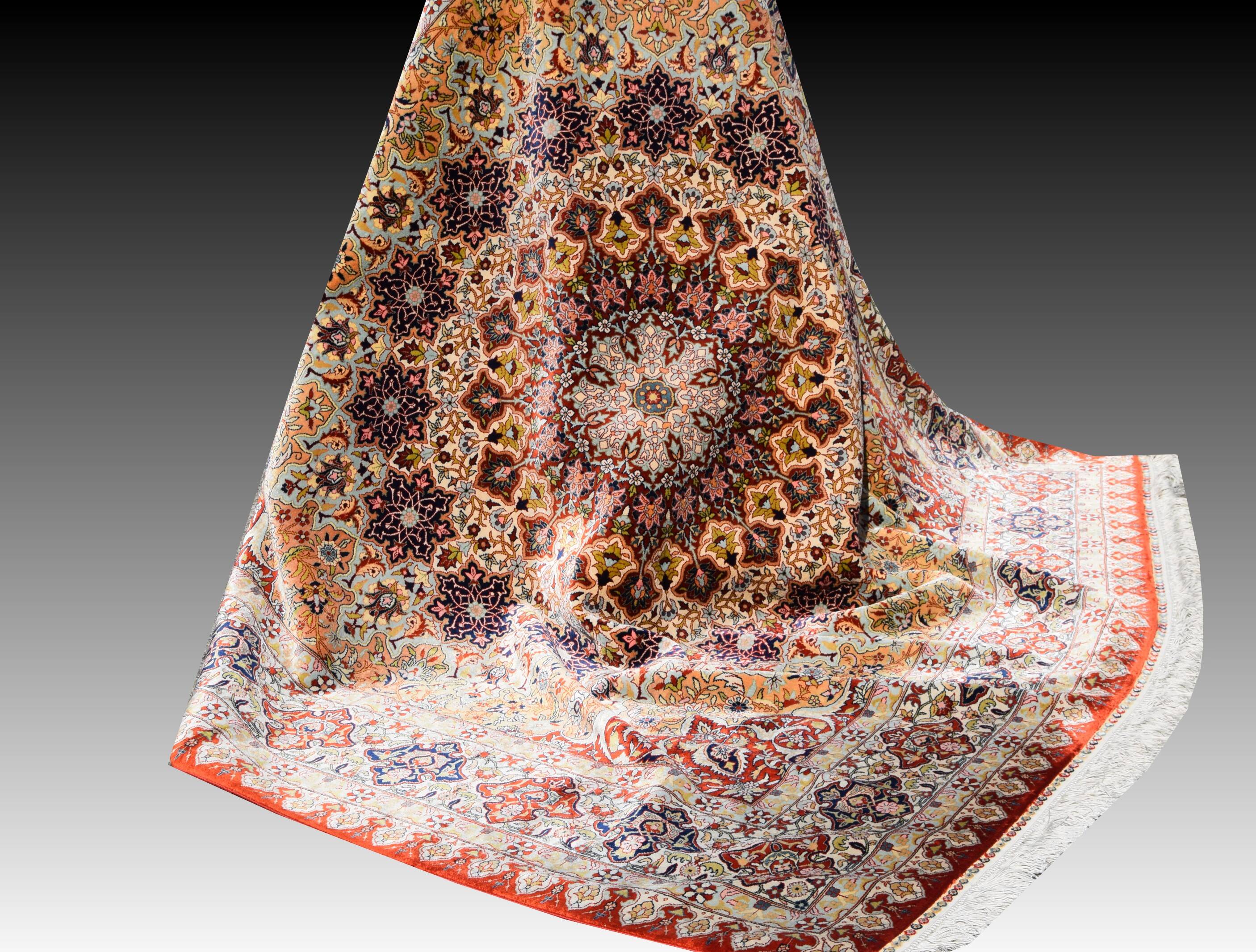 Egyptian Oriental Rug: 2.00 x 2.00 Meters - Pure Silk - Handmade