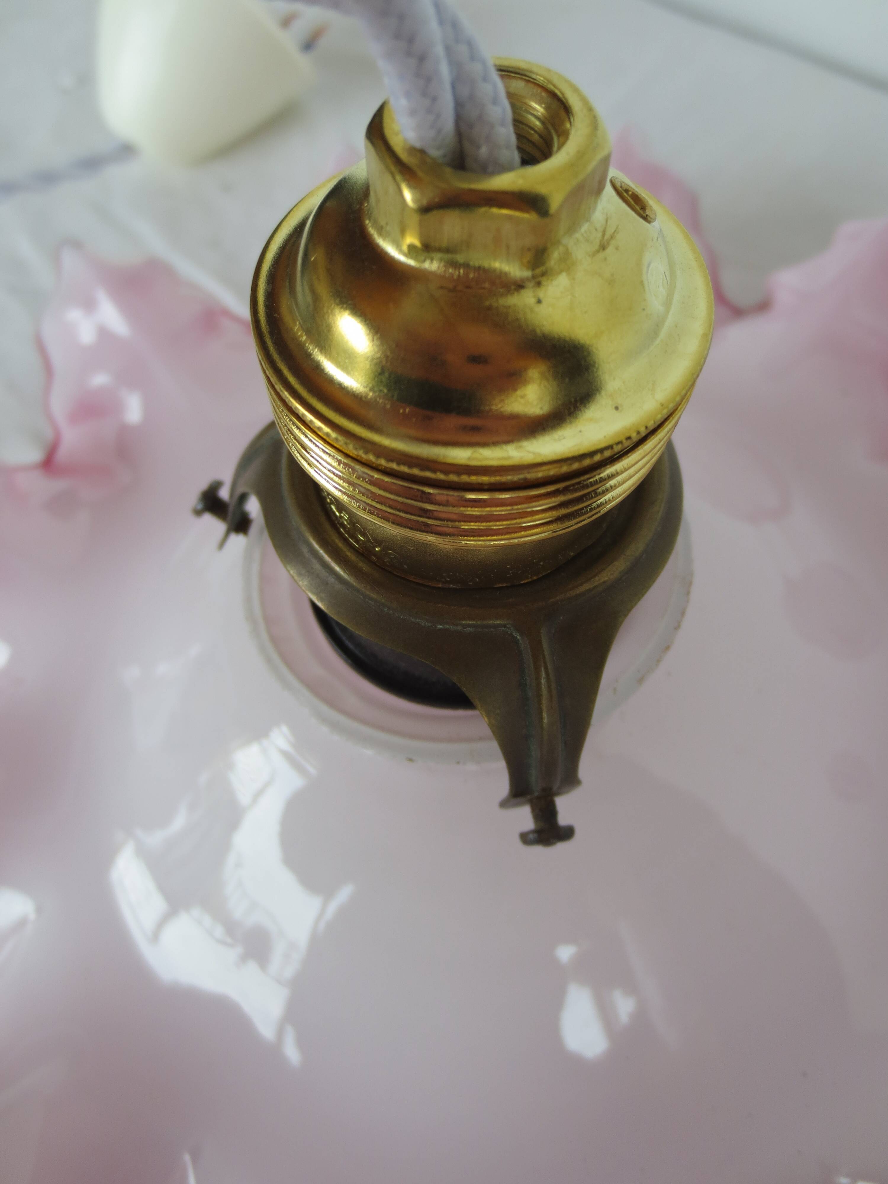Suspension, abat-jour en verre rose