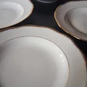 6 deep plates in porcelain from France SEr in very good condition.