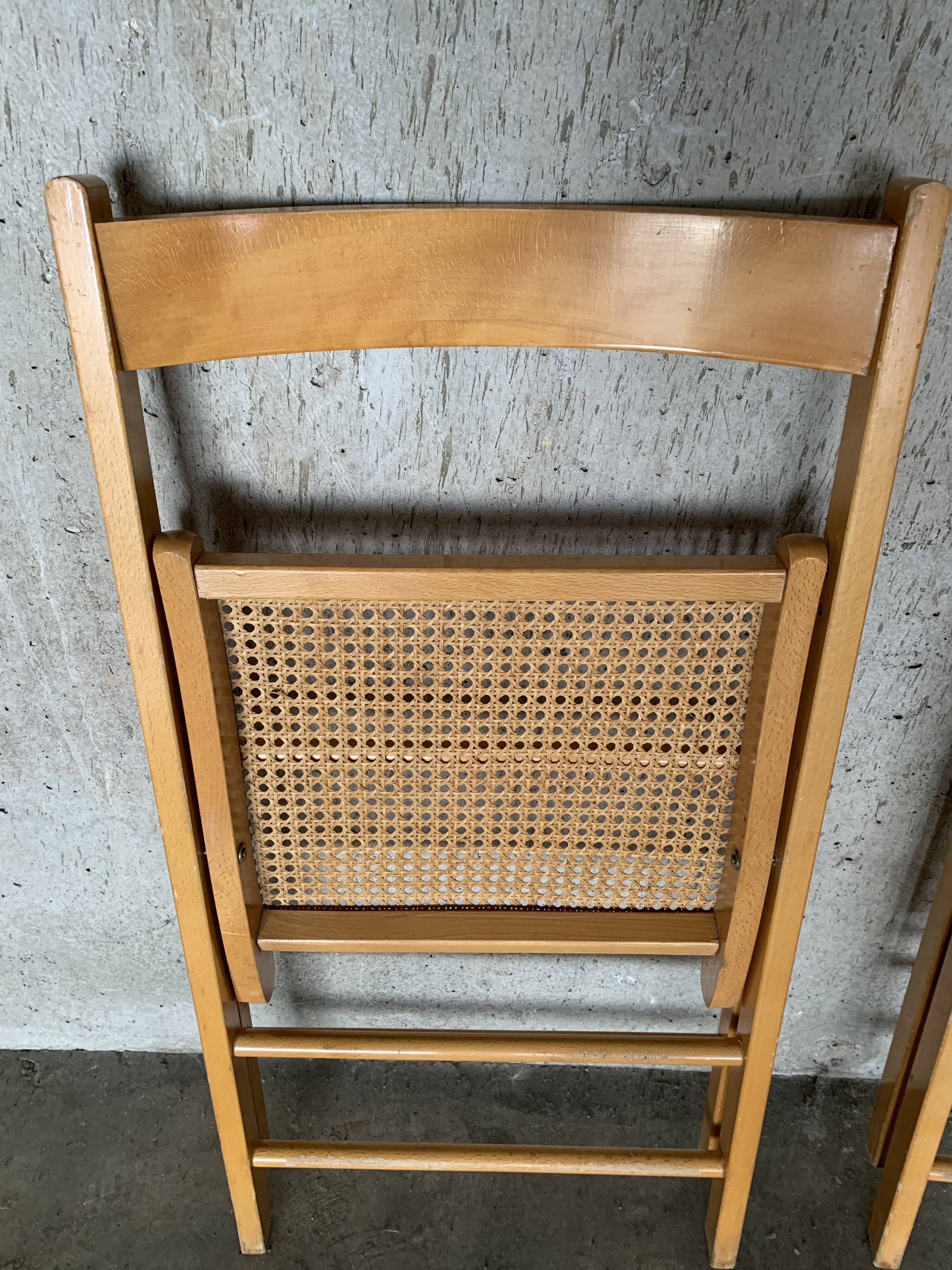 Cannee folding chair