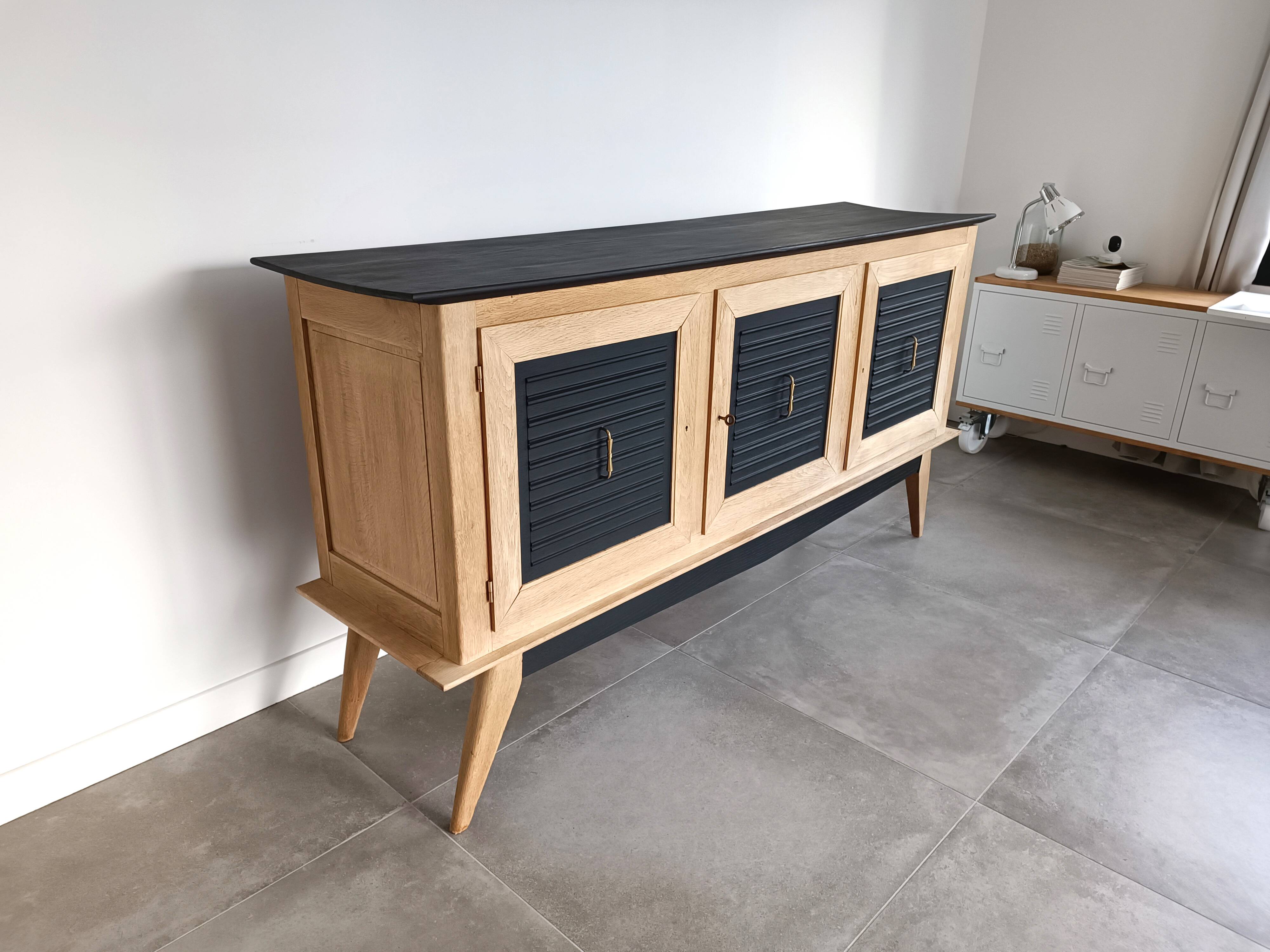 Cabinet from the 50s in solid oak signed FNA N° 0049