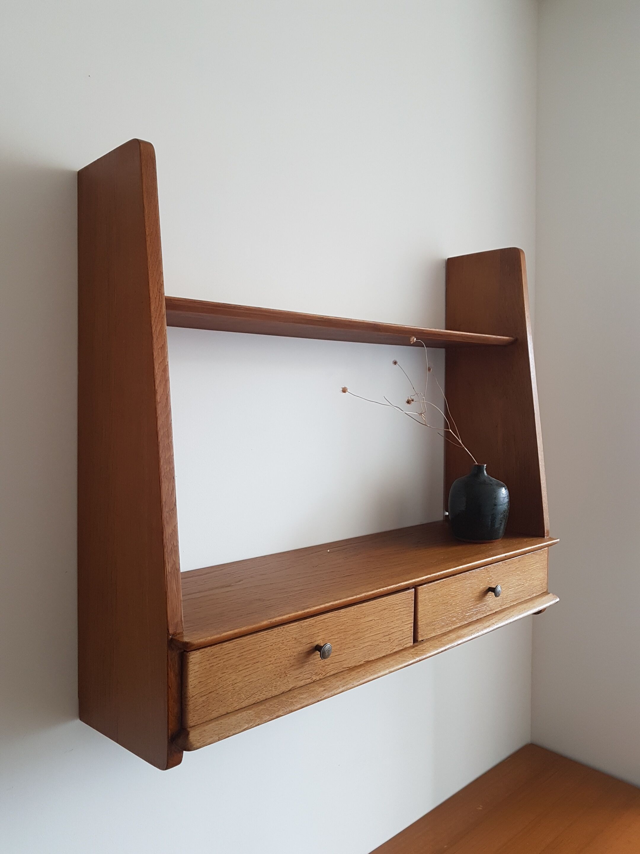 Marcel Gascoin shelf